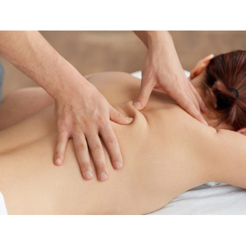 3.6 Xoa bóp giãn cơ giúp giảm đau vùng vai gáy